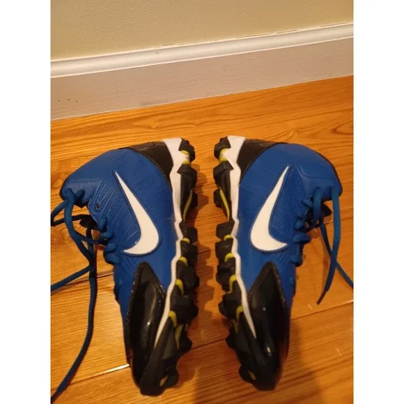 Nike Kids Fastflex Cleats Size 5Y - Picture 2 of 5